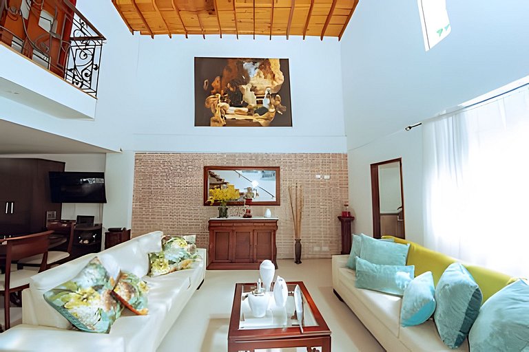 Penthouse De Lujo En Medellin | Vistas + Patio