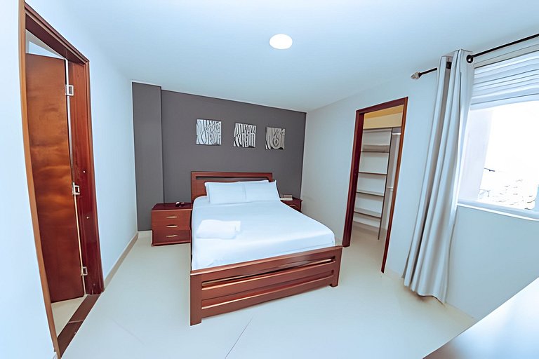 PH amplio cerca del parque Laureles, con terraza