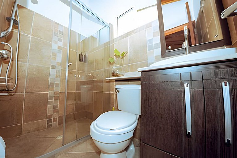 PH amplio cerca del parque Laureles, con terraza