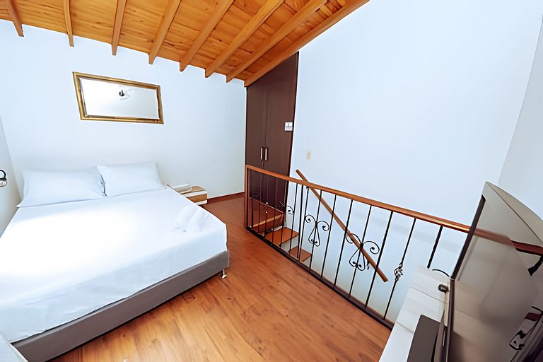 PH amplio cerca del parque Laureles, con terraza