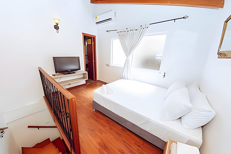 PH amplio cerca del parque Laureles, con terraza