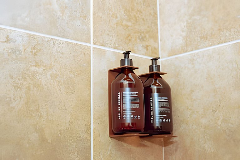 PH amplio cerca del parque Laureles, con terraza