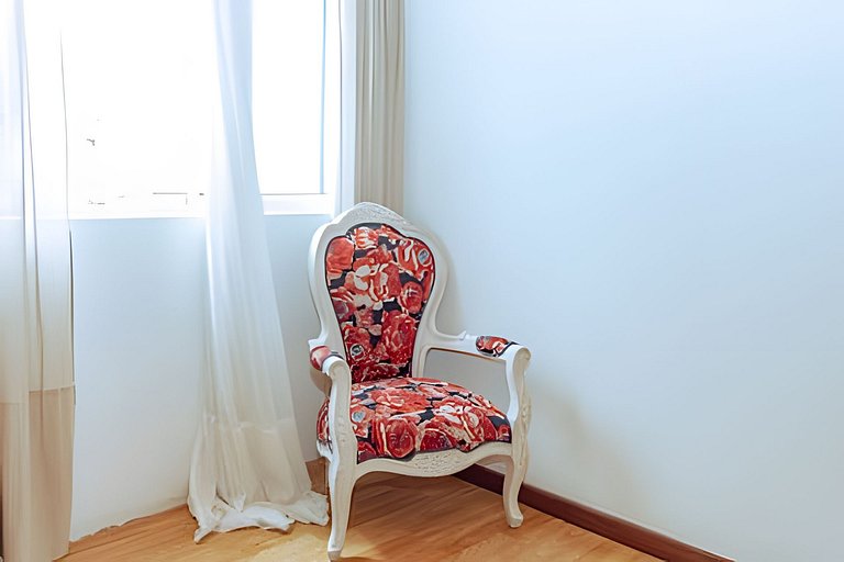 PH amplio cerca del parque Laureles, con terraza