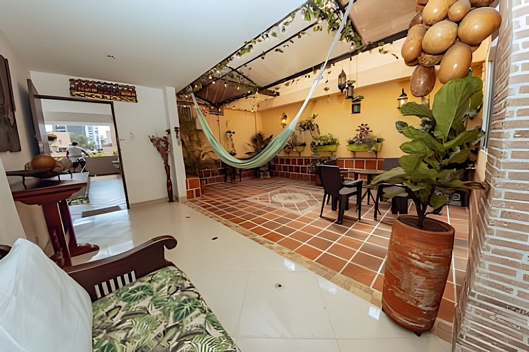 PH amplio cerca del parque Laureles, con terraza