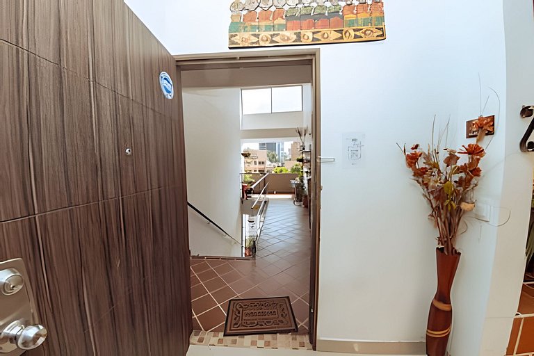 PH amplio cerca del parque Laureles, con terraza