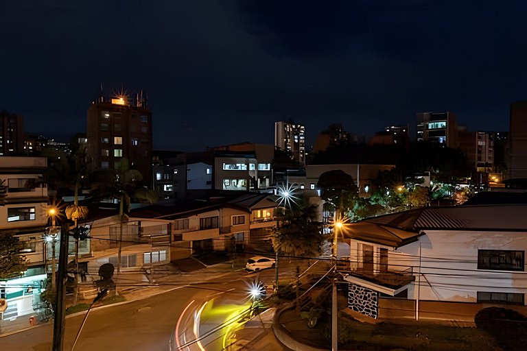 PH amplio cerca del parque Laureles, con terraza
