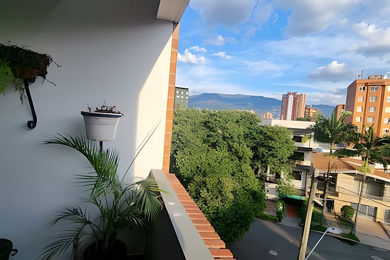 PH amplio cerca del parque Laureles, con terraza