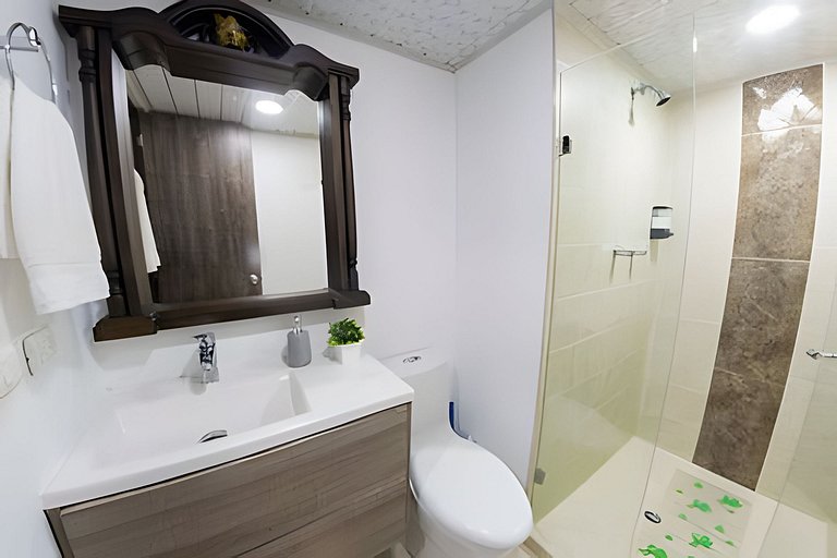 Excelente Apto en Medellin | 11 Huespedes | Wifi