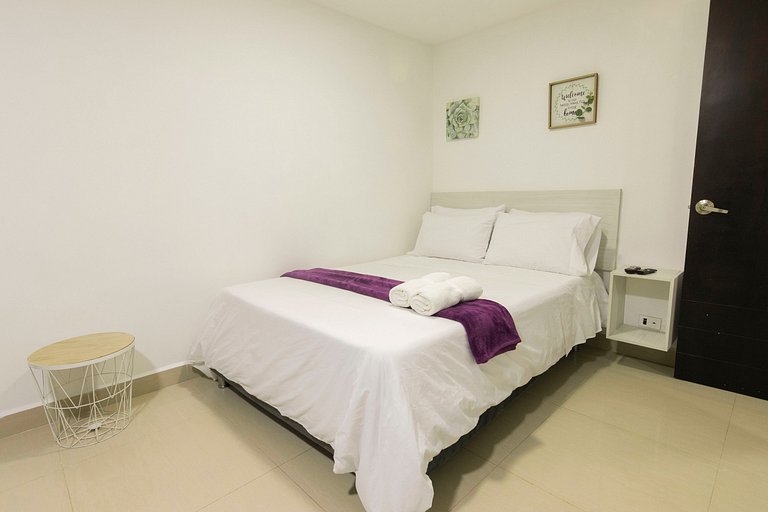 Apto Para 3 Huespedes En Laureles | Wifi + Vistas