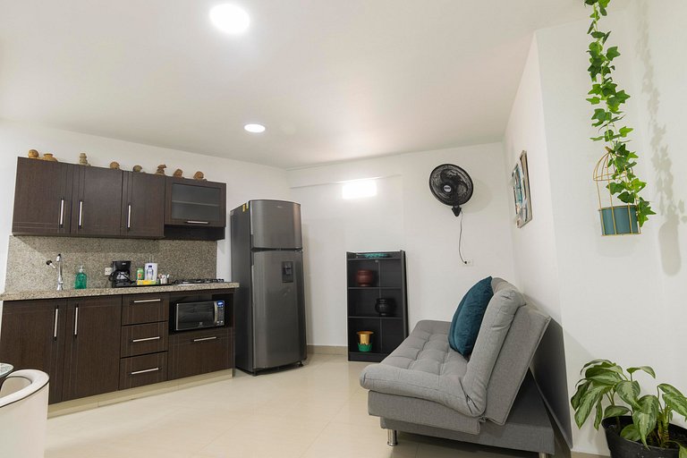 Apto Para 3 Huespedes En Laureles | Wifi + Vistas