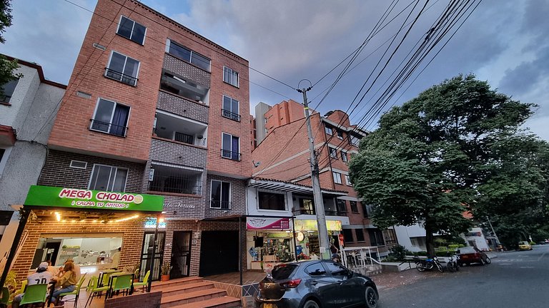 Apto Centrico en Laureles para 2 + Wifi rápido