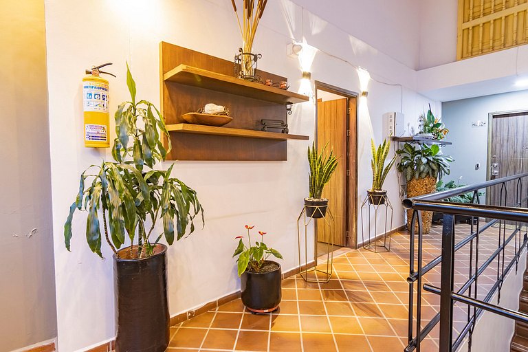 PH amplio cerca del parque Laureles, con terraza