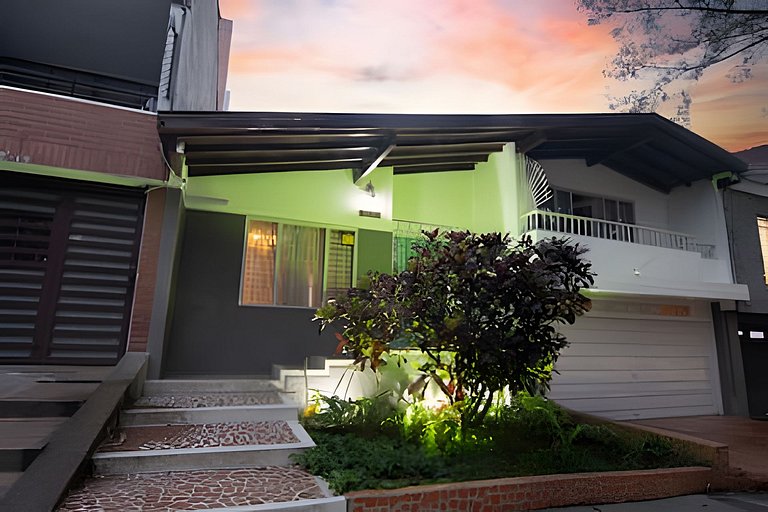 Casa Boho con jacuzzi ideal para grupos grandes, cerca de Un