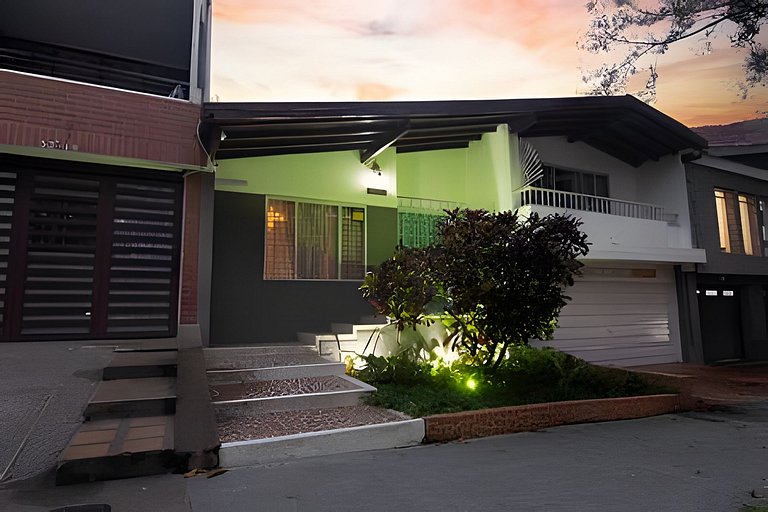 Casa Boho con jacuzzi ideal para grupos grandes, cerca de Un