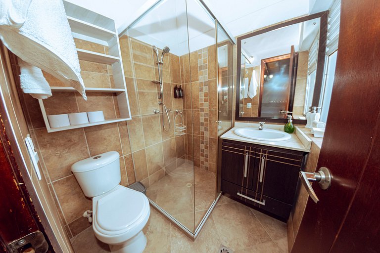 PH amplio cerca del parque Laureles, con terraza