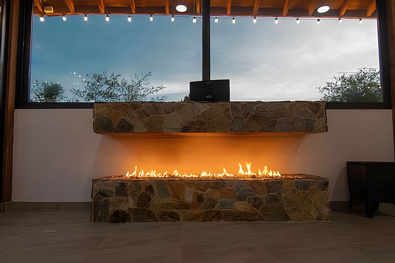 Villa rural con granja, fogata y jacuzzi en SantaE