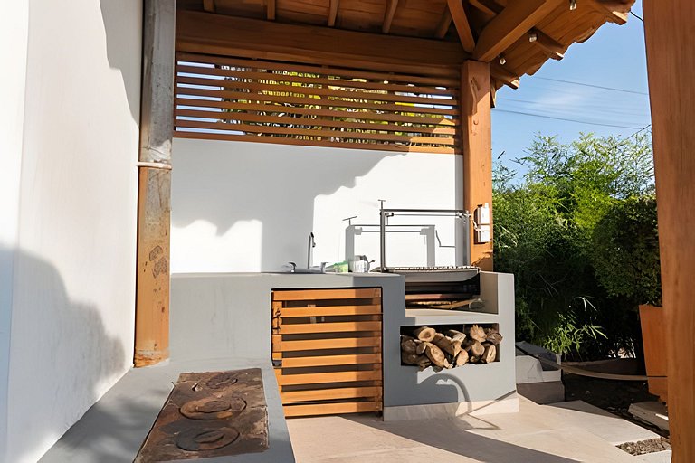 Villa rural con granja, fogata y jacuzzi en SantaE
