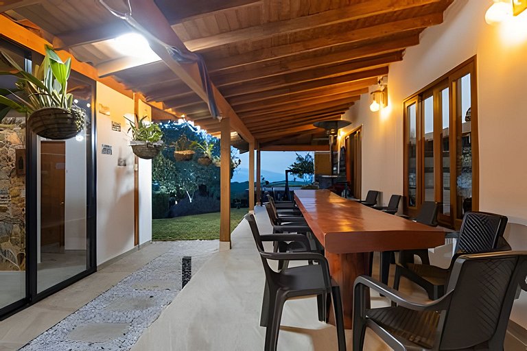 Villa rural con granja, fogata y jacuzzi en SantaE