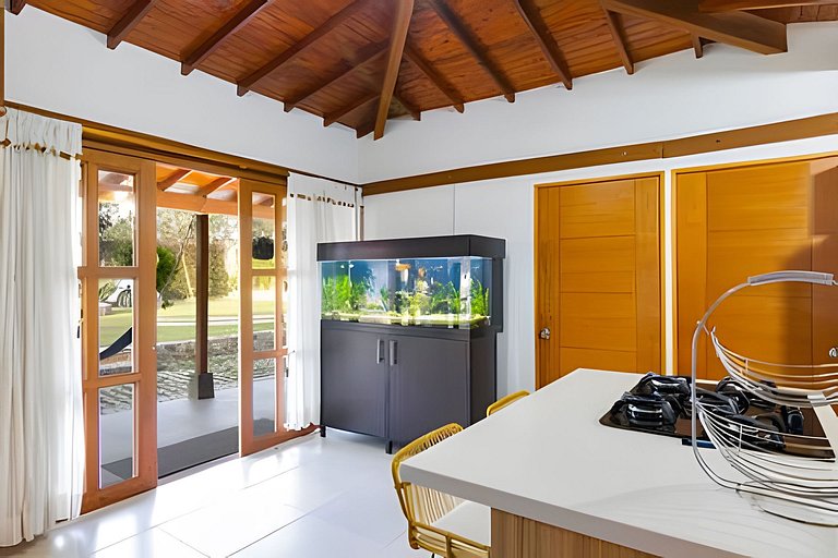 Villa rural con granja, fogata y jacuzzi en SantaE