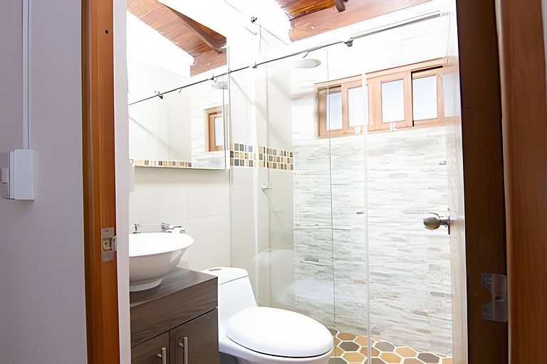 Villa rural con granja, fogata y jacuzzi en SantaE