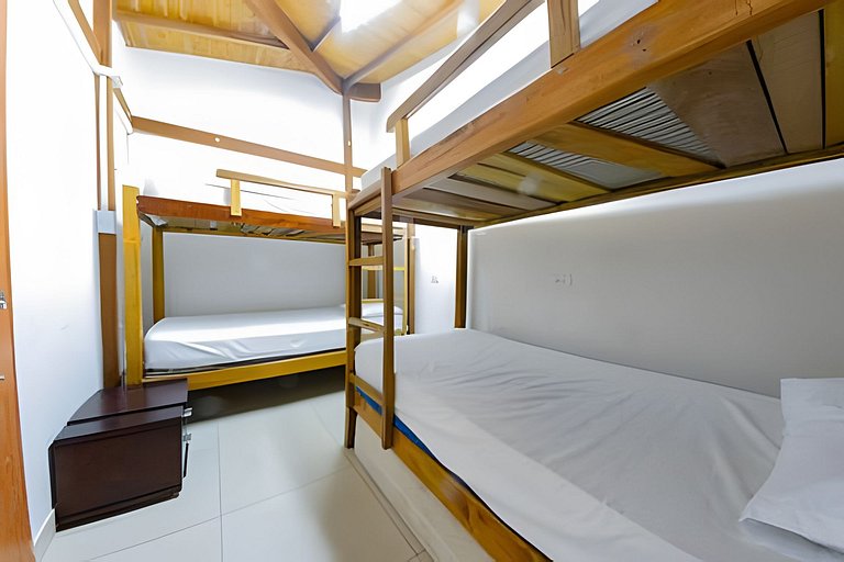 Villa Rural con Granja , fogata, y Jacuzzi SantaE