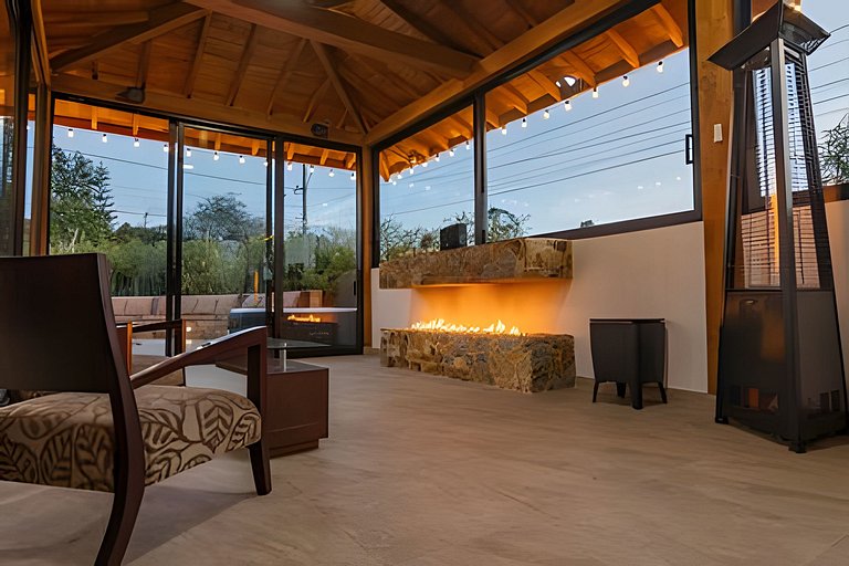 Villa rural con granja, fogata y jacuzzi en SantaE